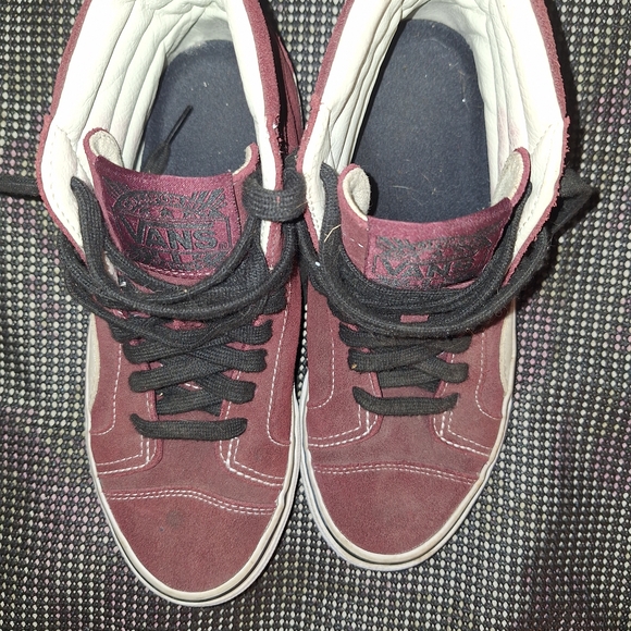 Vans Men’s Sk8-Hi Suede High-Top Sneakers in Burgundy - Picture 14 of 16
